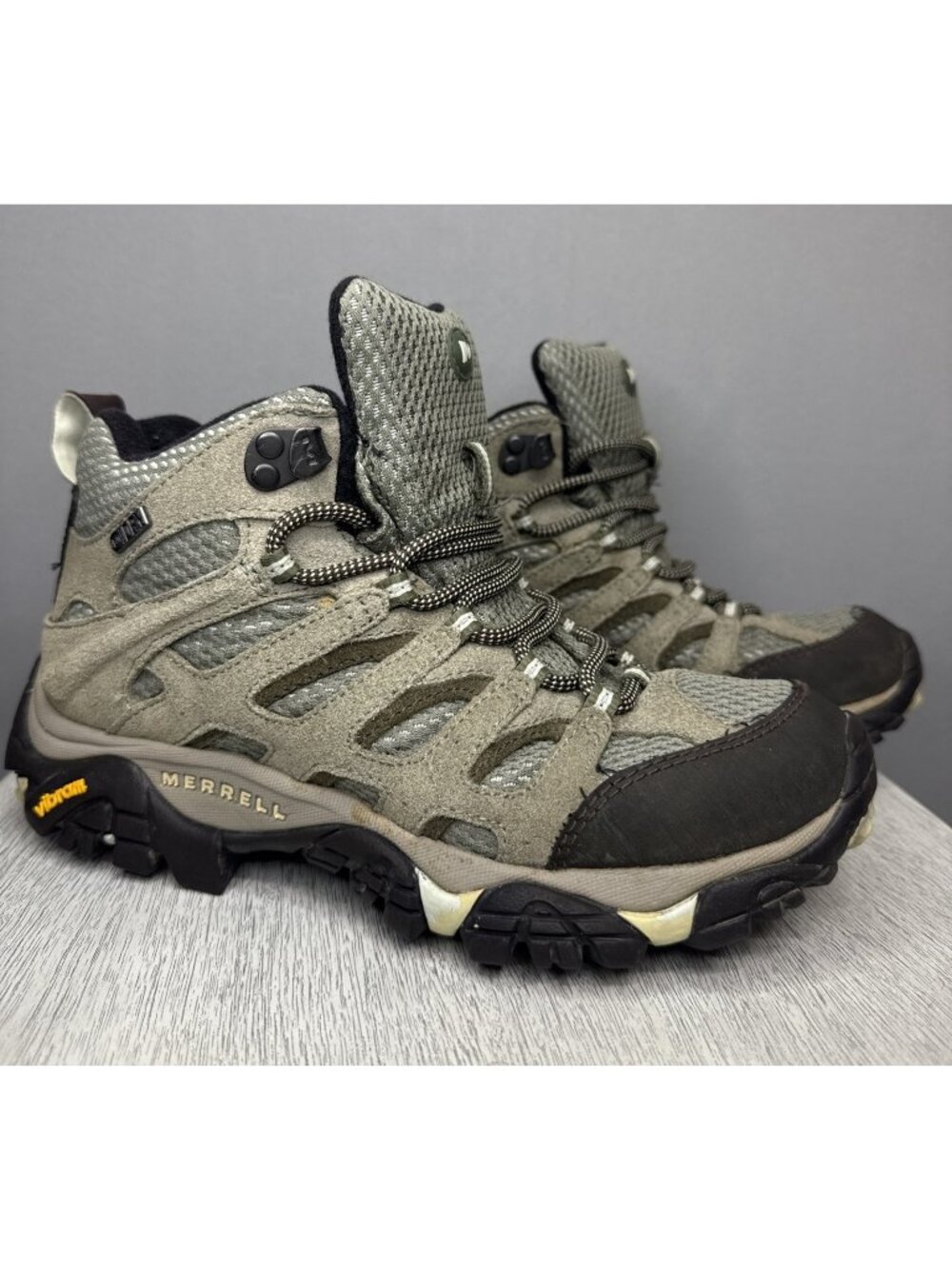 Merrell Moab Mid Waterproof Boots Womens 7 Gray Hiking Vibram J35788